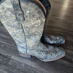 Circle G Distressed Brown/black Western Boots with Cream Embroidery